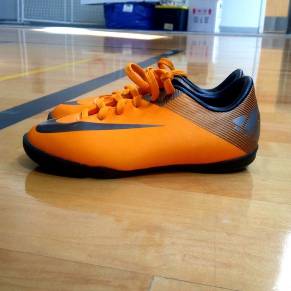 Nike Jr. Mercurial Victory II IC youth size 13.5c - Picture 2 of 6